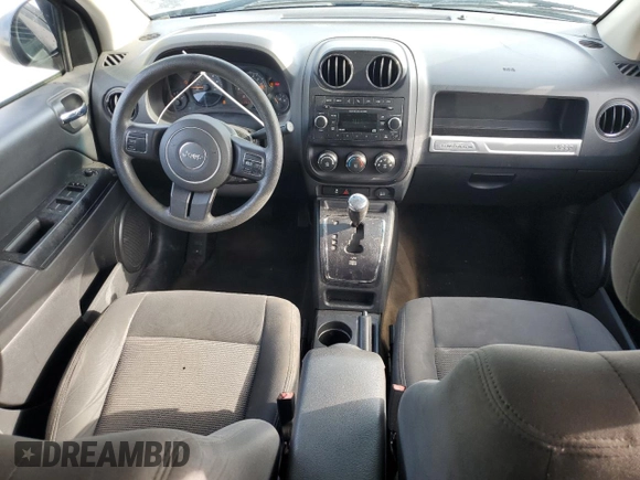 2016 Jeep Compass Sport z VIN 1C4NJCBA9GD553842, wystawiony jako Copart lot #58010695 z przebiegiem 141 751 mil mil oraz Czysty tytuł • Clean title. Historia ofert i sprzedaży dostępna na DreamBid. Obrazek 8.