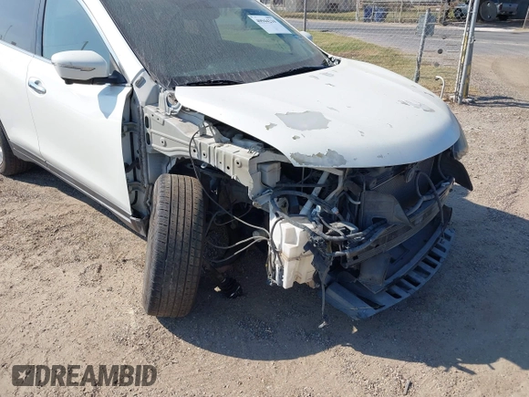 2015 Nissan Rogue S with VIN 5N1AT2MLXFC921298, listed as a IAAI auction lot 40944210 with 231,087 mi miles. Bid and sale history available at carsss.com. Image 6.