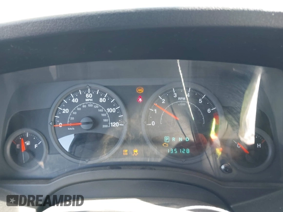 2007 Jeep Compass Sport with VIN 1J8FF47W27D110618, listed as a IAAI auction lot 42195311 with 135,128 mi miles and . Bid and sale history available at carsss.com. Image 7.