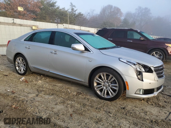 2019 Cadillac XTS Luxury z VIN 2G61M5S32K9122108, wystawiony jako Copart lot #84200804 z przebiegiem 105 778 mil mil oraz Szkody całkowita. Historia ofert i sprzedaży dostępna na DreamBid. Obrazek 4.