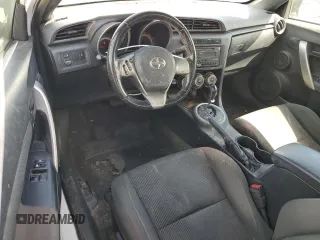 2013 Scion tC z VIN JTKJF5C70D3049592, wystawiony jako Copart lot #56988175 z przebiegiem 96 909 mil mil oraz Szkody całkowita. Historia ofert i sprzedaży dostępna na DreamBid. Obrazek 8.