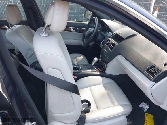 2009 Mercedes-Benz C-Class 3.0L Sport with VIN WDDGF54X19R074723, listed as a IAAI auction lot 42006997 with 149,700 mi miles. Bid and sale history available at carsss.com. Image 5.