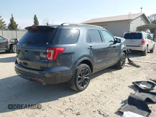 2017 Ford Explorer XLT with VIN 1FM5K8D86HGB51163, listed as a IAAI auction lot 41985093 with 90,584 mi miles and . Bid and sale history available at carsss.com. Image 4.