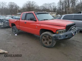 2000 Dodge 1500 z VIN 3B7HF13Z3YG146692, wystawiony jako Copart lot #84832814 z przebiegiem Nie podano mil oraz Szkoda całkowita • Salvage title. Historia ofert i sprzedaży dostępna na DreamBid. Obrazek 4.