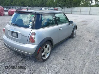 2002 MINI Hardtop with VIN WMWRC33432TE11649, listed as a IAAI auction lot 42583224 with 114,339 mi miles and . Bid and sale history available at DreamBid. Image 4.