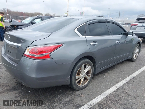 2015 Nissan Altima SV z VIN 1N4AL3APXFC950355, wystawiony jako IAAI lot #41956901 z przebiegiem 85 983 mil mil oraz . Historia ofert i sprzedaży dostępna na DreamBid. Obrazek 4.