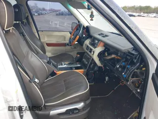 2011 Land Rover Range Rover HSE Lux z VIN SALMF1D43BA354314, wystawiony jako IAAI lot #41506501 z przebiegiem 171 302 mil mil oraz . Historia ofert i sprzedaży dostępna na DreamBid. Obrazek 5.