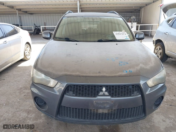 2011 Mitsubishi Outlander ES with VIN JA4AS2AW3BU036686, listed as a IAAI auction lot 41827674 with 141,868 mi miles. Bid and sale history available at carsss.com. Image 12.
