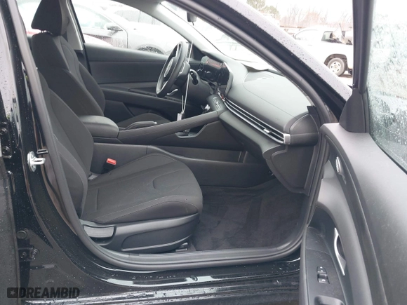 2024 Hyundai Elantra SEL with VIN KMHLM4DG4RU756772, listed as a IAAI auction lot 41551743 with 8,435 mi miles. Bid and sale history available at carsss.com. Image 5.