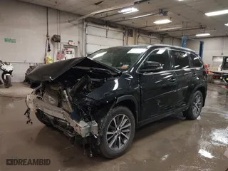 2019 Toyota Highlander SE with VIN 5TDJZRFH0KS706882, listed as a IAAI auction lot 41796238 with 104,009 mi miles. Bid and sale history available at carsss.com. Image 17.