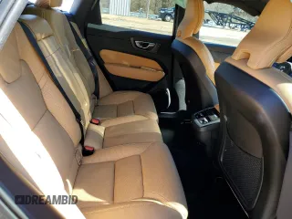 2021 Volvo XC60 Inscription z VIN YV4102RL9M1710816, wystawiony jako Copart lot #45587435 z przebiegiem 50 466 mil mil oraz Szkoda całkowita • Salvage title. Historia ofert i sprzedaży dostępna na DreamBid. Obrazek 10.