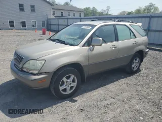 2001 Lexus RX 300 with VIN JTJHF10U110185586, listed as a Copart auction lot 53613685 with 203,917 mi miles and Salvage Title. Bid and sale history available at carsss.com. Image 1.