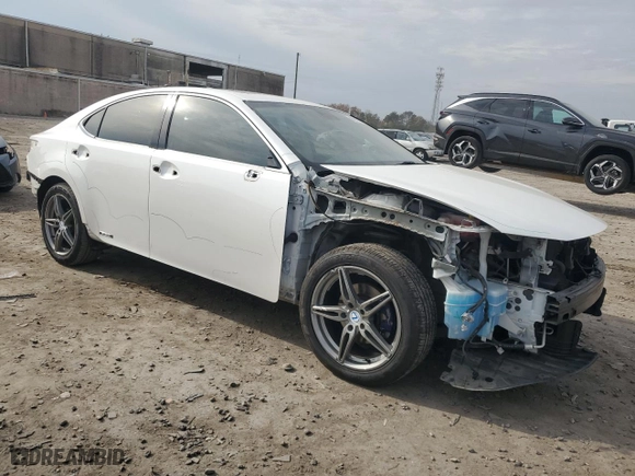 2015 Lexus ES 300h Hybrid with VIN JTHBW1GG1F2085295, listed as a Copart auction lot 80912824 with 113,872 mi miles and Salvage Title. Bid and sale history available at carsss.com. Image 4.