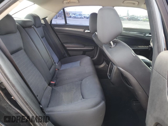 2019 Chrysler 300 Touring with VIN 2C3CCAAG7KH565077, listed as a Copart auction lot 53473735 with 132,873 mi miles and Clean Title. Bid and sale history available at carsss.com. Image 10.