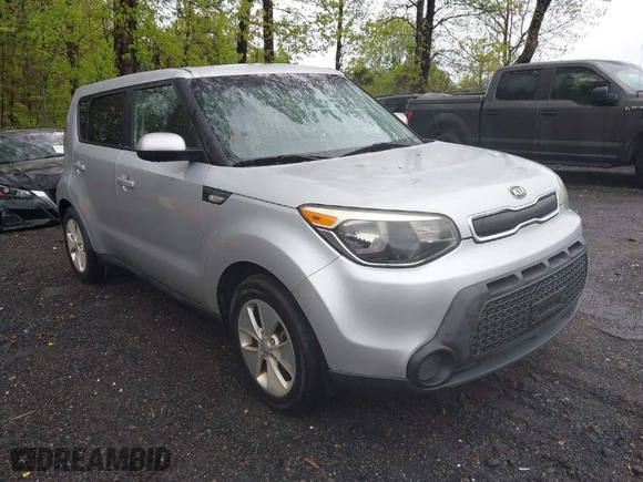 2014 Kia Soul with VIN KNDJN2A22E7730265, listed as a IAAI auction lot 41979019 with 177,608 mi miles. Bid and sale history available at carsss.com. Image 1.