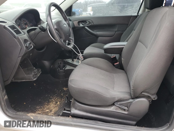 2006 Ford Focus S z VIN 1FAFP31N76W169137, wystawiony jako Copart lot #43445245 z przebiegiem 100 323 mil mil oraz Czysty tytuł • Clean title. Historia ofert i sprzedaży dostępna na DreamBid. Obrazek 7.