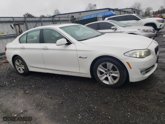 2013 BMW 5 Series 528i xDrive with VIN WBAXH5C57DD112723, listed as a Copart auction lot 51939585 with 111,548 mi miles and Clean Title. Bid and sale history available at carsss.com. Image 4.