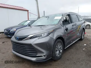 2024 Toyota Sienna XLE with VIN 5TDJSKFC8RS134633, listed as a IAAI auction lot 41498598 with 9,689 mi miles and . Bid and sale history available at DreamBid. Image 2.