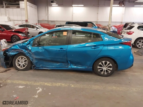 2022 Toyota Prius LE with VIN JTDL9MFU8N3032821, listed as a IAAI auction lot 40502056 with 70,009 mi miles. Bid and sale history available at carsss.com. Image 14.