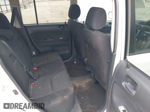2005 Scion xB z VIN JTLKT324154018321, wystawiony jako IAAI lot #42189716 z przebiegiem 204 574 mil mil oraz . Historia ofert i sprzedaży dostępna na DreamBid. Obrazek 8.