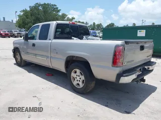 2005 Chevrolet Silverado 1500 LS z VIN 2GCEC19T551194164, wystawiony jako IAAI lot #42457424 z przebiegiem 183 283 mil mil oraz . Historia ofert i sprzedaży dostępna na DreamBid. Obrazek 3.