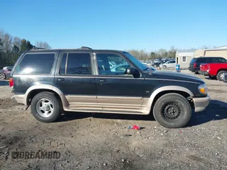 1998 Ford Explorer XLT с VIN 1FMZU32P2WZB67175, выставлен на аукционе IAAI как лот 41888675 с пробегом 188 541 миль миль и . История ставок и продаж доступна на DreamBid. Изображение 13.