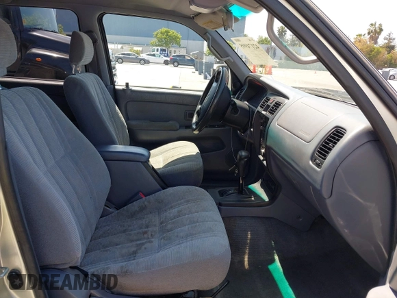 1999 Toyota 4Runner SR5 with VIN JT3GN86R8X0123564, listed as a IAAI auction lot 42174995 with 275,264 mi miles and . Bid and sale history available at DreamBid. Image 5.