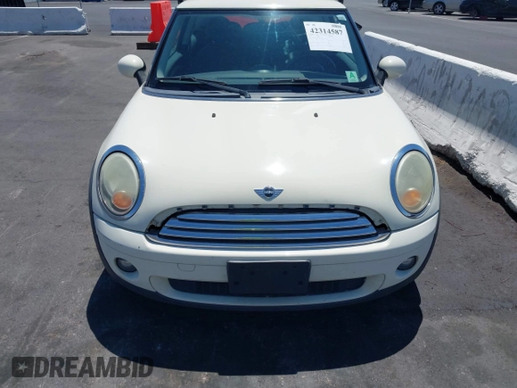 2010 MINI Hardtop with VIN WMWMF3C53ATZ25765, listed as a IAAI auction lot 42314587 with 107,677 mi miles and . Bid and sale history available at DreamBid. Image 12.