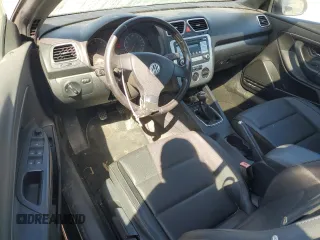 2008 Volkswagen Eos Turbo z VIN WVWAA71F18V049221, wystawiony jako Copart lot #75855374 z przebiegiem 157 657 mil mil oraz Szkoda całkowita • Salvage title. Historia ofert i sprzedaży dostępna na DreamBid. Obrazek 8.