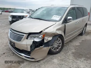 2016 Chrysler Town & Country Touring-L with VIN 2C4RC1CG1GR174351, listed as a IAAI auction lot 40789150 with 85,260 mi miles. Bid and sale history available at carsss.com. Image 21.