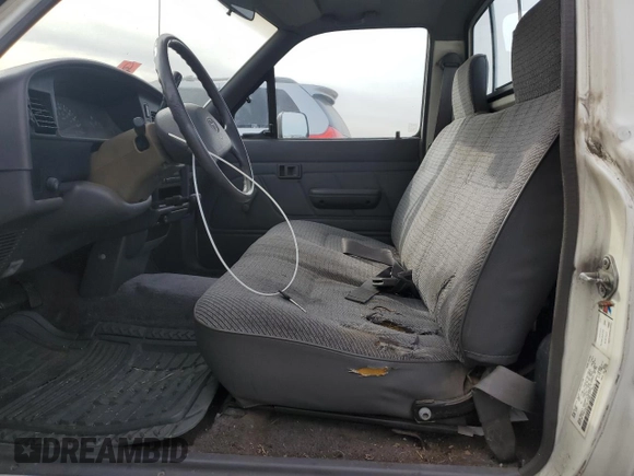 1993 Toyota Pickup DX with VIN JT4RN81P4P5168613, listed as a Copart auction lot 82611524 with 200,408 mi miles and Clean title. Bid and sale history available at DreamBid. Image 7.