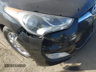 2013 Hyundai Veloster w/Gray Int with VIN KMHTC6AD1DU141372, listed as a IAAI auction lot 41349170 with 1 mi miles. Bid and sale history available at carsss.com. Image 6.