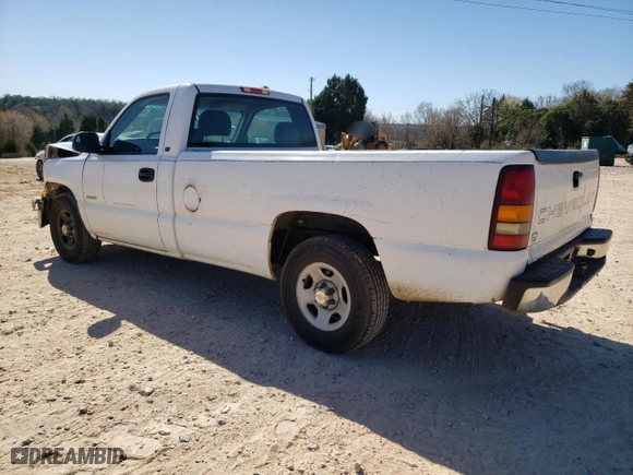 2002 Chevrolet Silverado 1500 with VIN 1GCEC14W62Z156043, listed as a Copart auction lot 49470355 with 300,960 mi miles and Salvage Title. Bid and sale history available at carsss.com. Image 2.