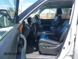2014 Infiniti QX80 z VIN JN8AZ2NE2E9064865, wystawiony jako IAAI lot #42257893 z przebiegiem 240 620 mil mil oraz . Historia ofert i sprzedaży dostępna na DreamBid. Obrazek 5.