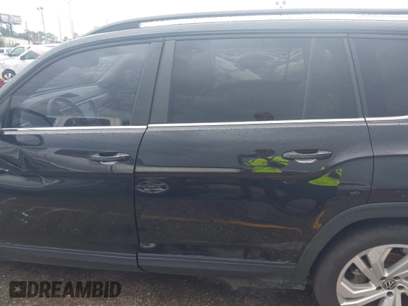 2021 Volkswagen Atlas SE with VIN 1V2JR2CA9MC595833, listed as a IAAI auction lot 42498528 with 69,670 mi miles and . Bid and sale history available at DreamBid. Image 14.