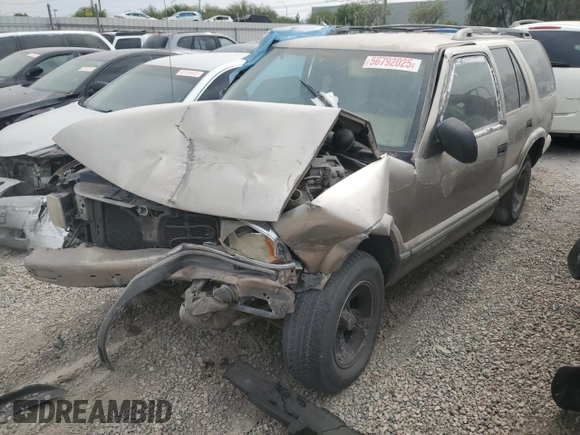 1997 Chevrolet Blazer LS with VIN 1GNCS13W3V2197732, listed as a Copart auction lot 56792025 with 203,968 mi miles and Non repairable. Bid and sale history available at DreamBid. Image 1.