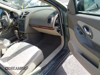 2004 Chevrolet Malibu Maxx LS with VIN 1G1ZT64884F228762, listed as a IAAI auction lot 41731895 with 248,032 mi miles. Bid and sale history available at carsss.com. Image 5.