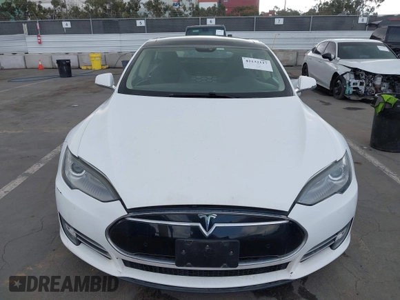 2014 Tesla Model S 60 with VIN 5YJSA1H14EFP34738, listed as a IAAI auction lot 42132117 with 120,898 mi miles and . Bid and sale history available at DreamBid. Image 12.