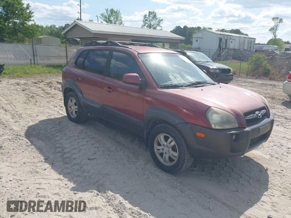 2007 Hyundai Tucson SE with VIN KM8JN12DX7U576110, listed as a IAAI auction lot 42068434 with 147,851 mi miles. Bid and sale history available at carsss.com. Image 1.