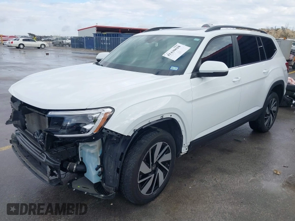 2024 Volkswagen Atlas SE z VIN 1V2JR2CA3RC508659, wystawiony jako IAAI lot #41430628 z przebiegiem 23 139 mil mil oraz . Historia ofert i sprzedaży dostępna na DreamBid. Obrazek 2.