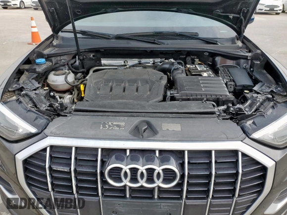 2021 Audi Q3 Premium z VIN WA1AUCF33M1058867, wystawiony jako Copart lot #56708705 z przebiegiem 55 658 mil mil oraz Szkoda całkowita • Salvage title. Historia ofert i sprzedaży dostępna na DreamBid. Obrazek 12.