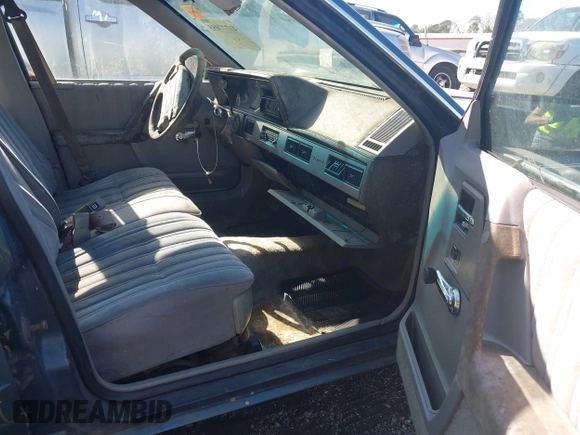 1993 Oldsmobile Cutlass Ciera S with VIN 1G3AG55N5P6317040, listed as a IAAI auction lot 41777055 with 208,984 mi miles and . Bid and sale history available at DreamBid. Image 5.