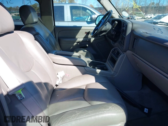 2004 Chevrolet Tahoe LT z VIN 1GNEK13T34J147108, wystawiony jako IAAI lot #41681752 z przebiegiem 175 522 mil mil oraz . Historia ofert i sprzedaży dostępna na DreamBid. Obrazek 5.