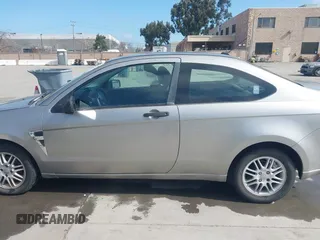 2008 Ford Focus SE with VIN 1FAHP33NX8W135881, listed as a IAAI auction lot 41668949 with 160,261 mi miles. Bid and sale history available at carsss.com. Image 15.