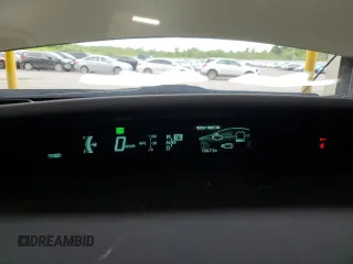 2015 Toyota Prius Four с VIN JTDKN3DU5F1889664, выставлен на аукционе Copart как лот 61120175 с пробегом 55 672 миль миль и Списание • Salvage title. История ставок и продаж доступна на DreamBid. Изображение 9.