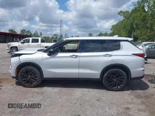 2022 Mitsubishi Outlander SE z VIN JA4J3UA85NZ055855, wystawiony jako IAAI lot #42020874 z przebiegiem 37 756 mil mil oraz . Historia ofert i sprzedaży dostępna na DreamBid. Obrazek 14.