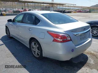 2013 Nissan Altima SV z VIN 1N4BL3AP3DN425384, wystawiony jako IAAI lot #42471028 z przebiegiem 154 095 mil mil oraz . Historia ofert i sprzedaży dostępna na DreamBid. Obrazek 3.
