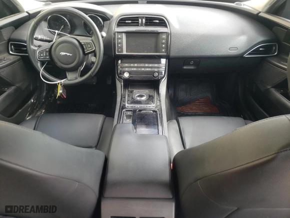 2018 Jaguar XE 25t with VIN SAJAR4FX1JCP39207, listed as a Copart auction lot 40891743 with 74,465 mi miles. Bid and sale history available at carsss.com. Image 8.