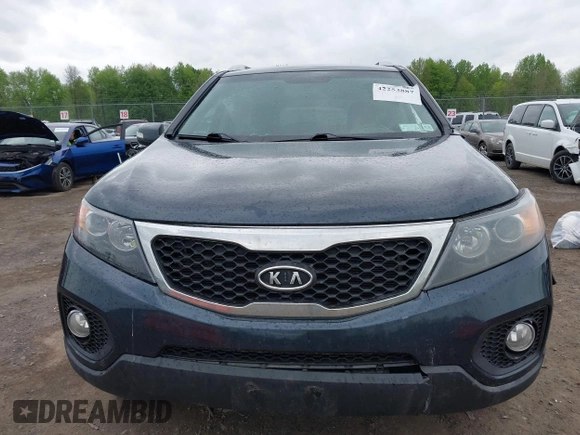 2013 Kia Sorento LX with VIN 5XYKTCA67DG405003, listed as a IAAI auction lot 42253887 with 197,093 mi miles and . Bid and sale history available at DreamBid. Image 13.