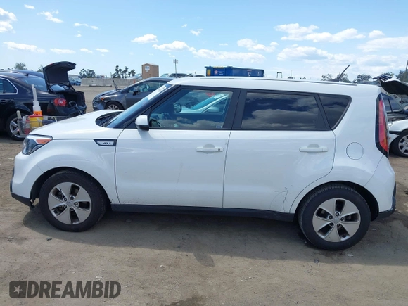 2016 Kia Soul with VIN KNDJN2A27G7342550, listed as a IAAI auction lot 41969942 with 133,140 mi miles. Bid and sale history available at carsss.com. Image 14.